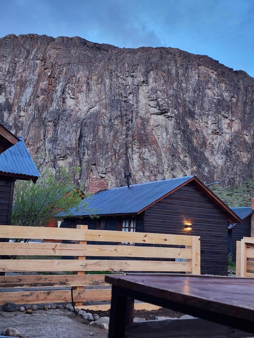 Hostel Cerro Torres El Chalten Exterior photo